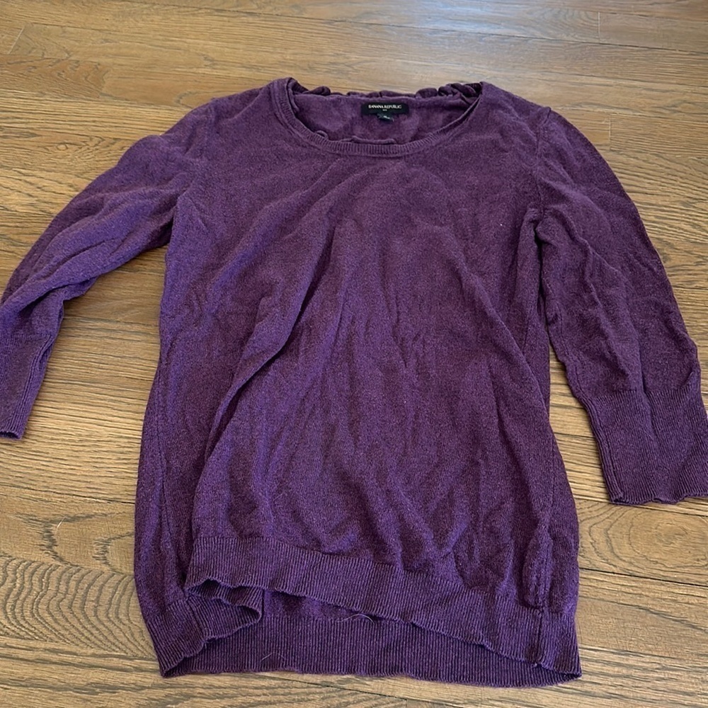 BANANA Republic Women’s Crewneck - Size Medium